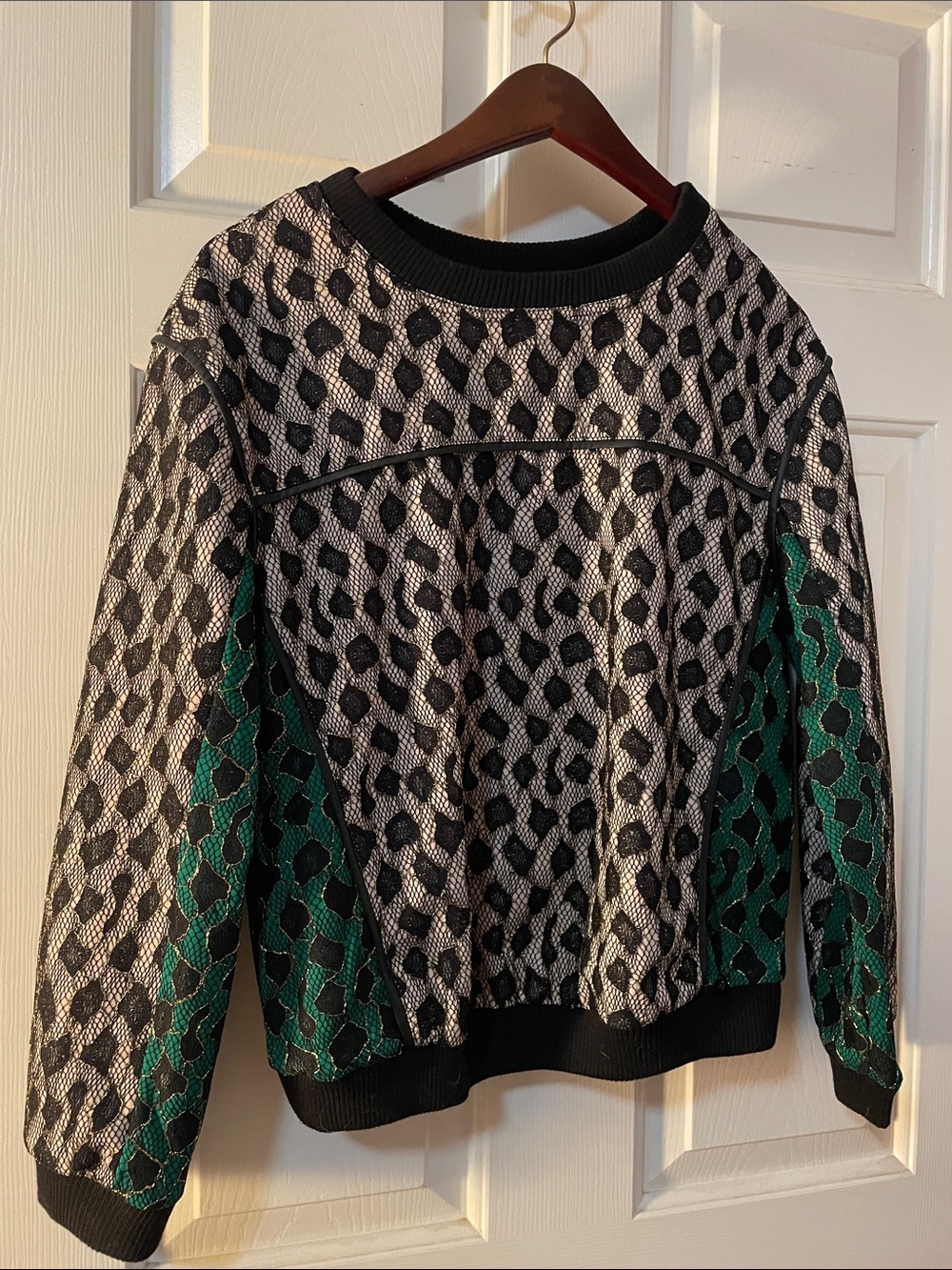ENGLISH ROSE LACE SWEATER - Picture 16 of 17